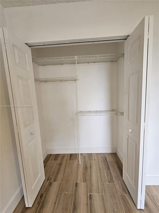 Active With Contract: $175,000 (2 beds, 2 baths, 965 Square Feet)