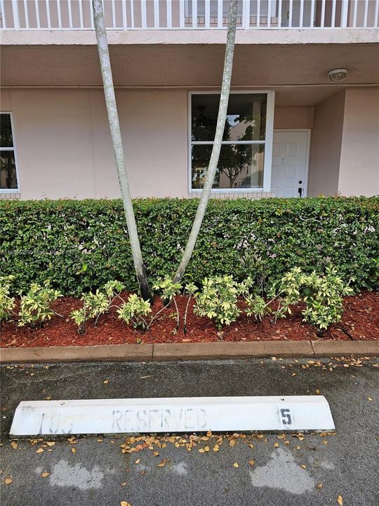 Active With Contract: $175,000 (2 beds, 2 baths, 965 Square Feet)