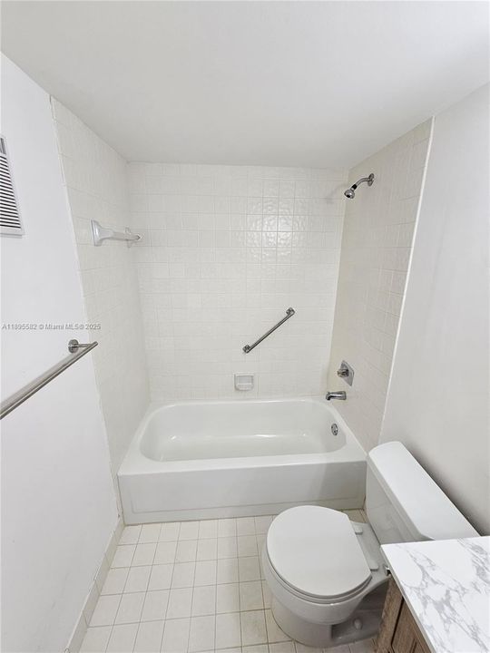 Active With Contract: $175,000 (2 beds, 2 baths, 965 Square Feet)