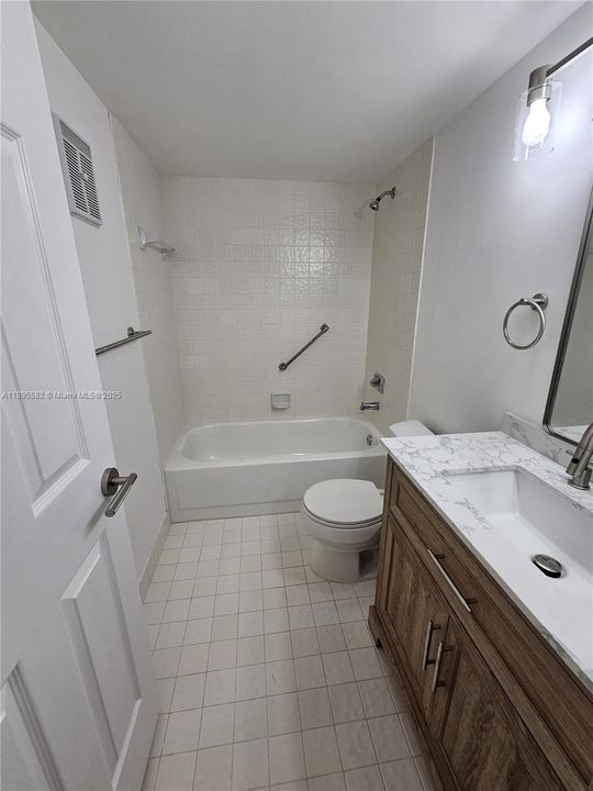 Active With Contract: $175,000 (2 beds, 2 baths, 965 Square Feet)