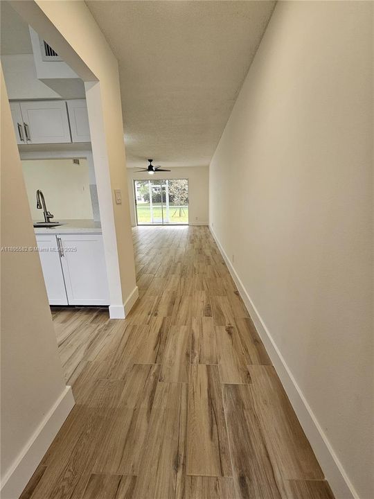 Active With Contract: $175,000 (2 beds, 2 baths, 965 Square Feet)