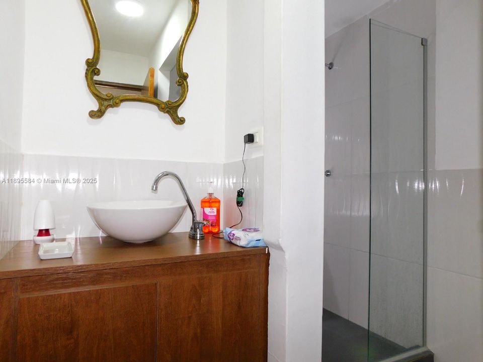 For Sale: $194,500 (4 beds, 4 baths, 1485 Square Feet)