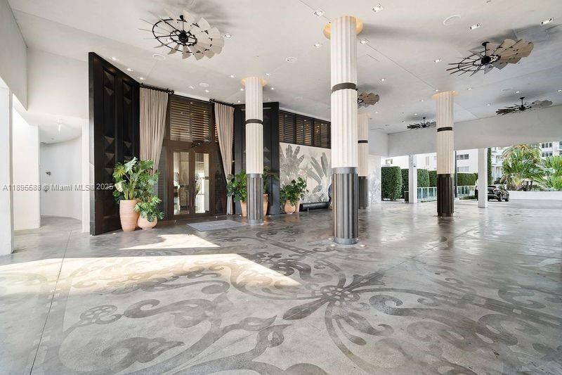 待售: $269,000 (0 贝兹, 1 浴室, 502 平方英尺)