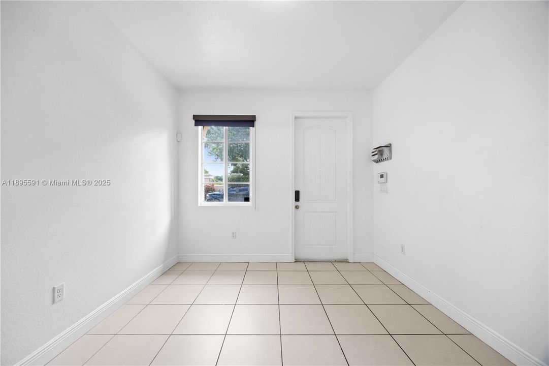 待售: $465,000 (3 贝兹, 2 浴室, 1589 平方英尺)