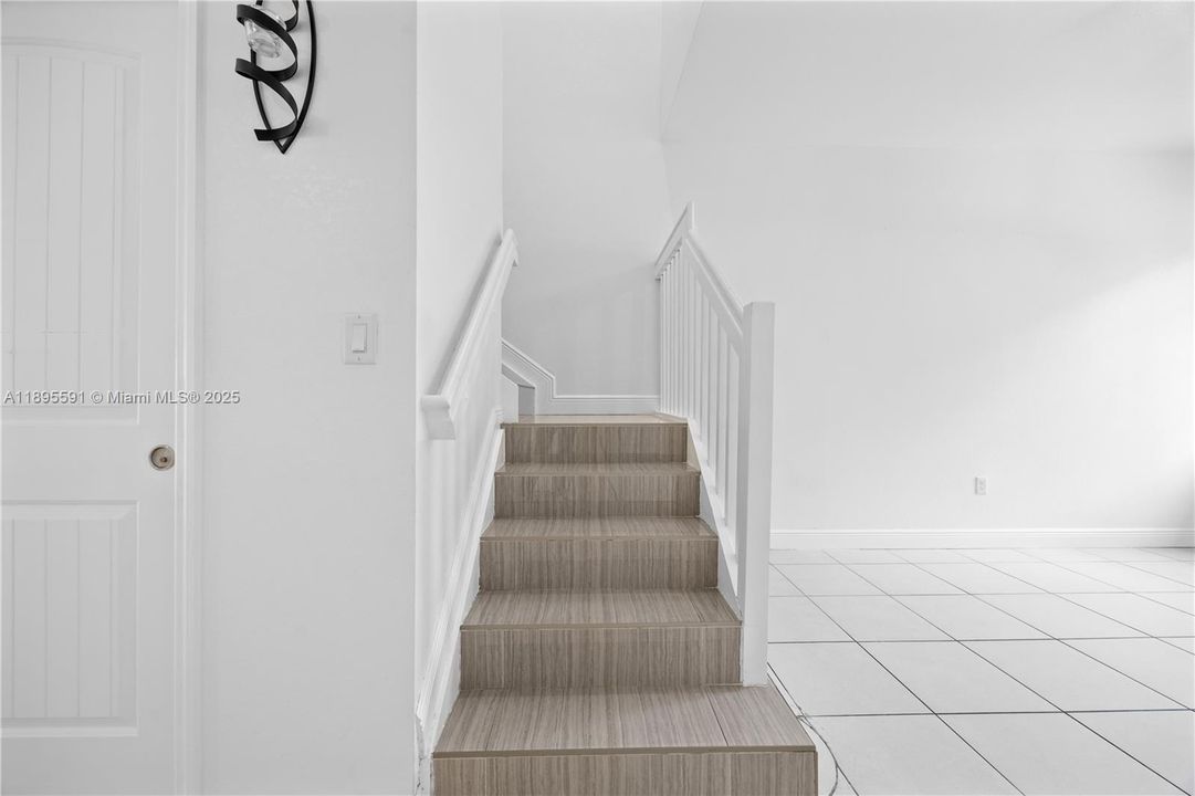 待售: $465,000 (3 贝兹, 2 浴室, 1589 平方英尺)