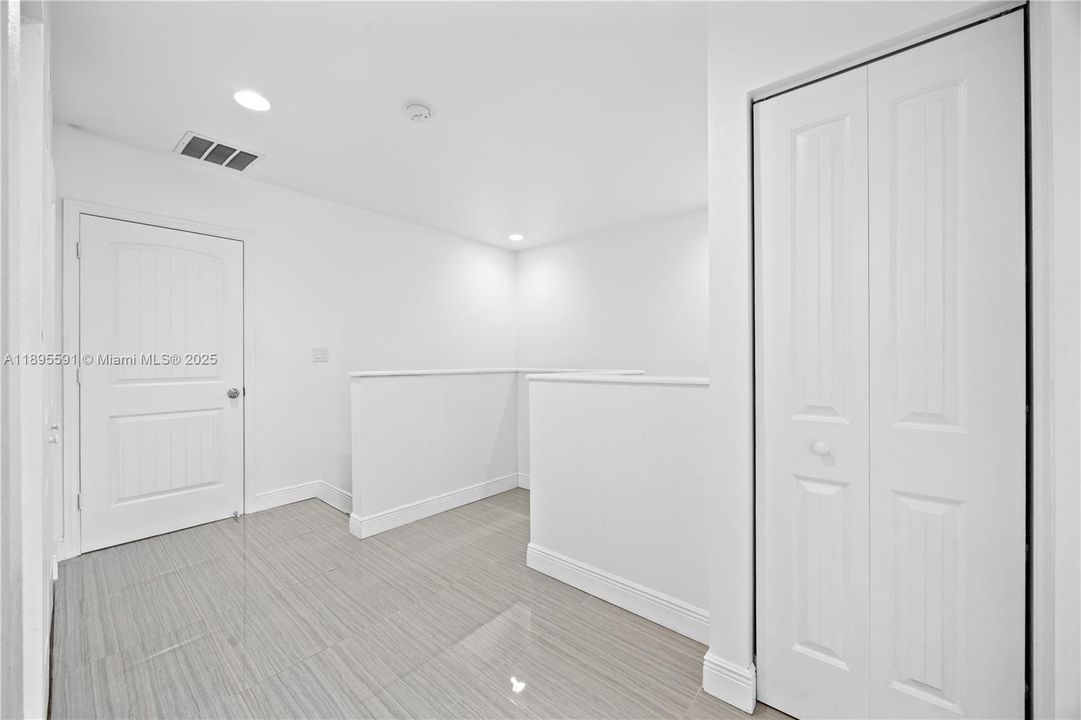 HALL /SMALL HOME OFFICE AREA