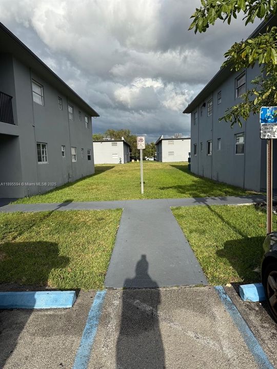 En Venta: $298,000 (2 camas, 1 baños, 816 Pies cuadrados)