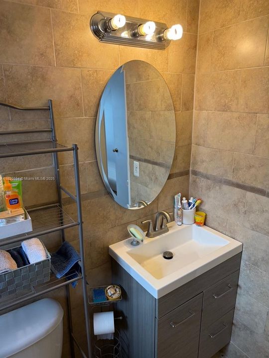 En Venta: $298,000 (2 camas, 1 baños, 816 Pies cuadrados)