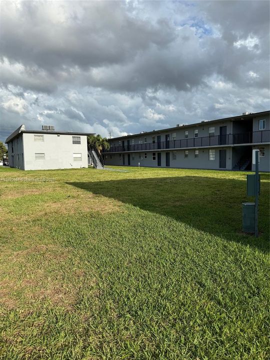 En Venta: $298,000 (2 camas, 1 baños, 816 Pies cuadrados)