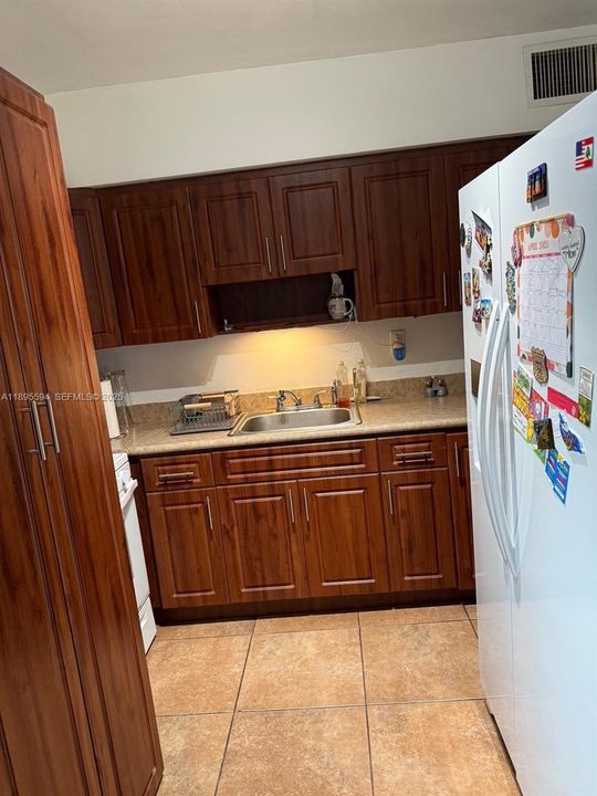 En Venta: $298,000 (2 camas, 1 baños, 816 Pies cuadrados)