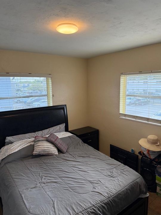 En Venta: $298,000 (2 camas, 1 baños, 816 Pies cuadrados)