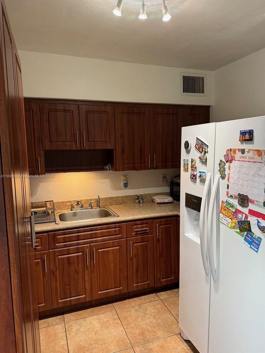 En Venta: $298,000 (2 camas, 1 baños, 816 Pies cuadrados)