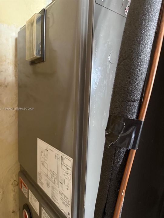 En Venta: $298,000 (2 camas, 1 baños, 816 Pies cuadrados)