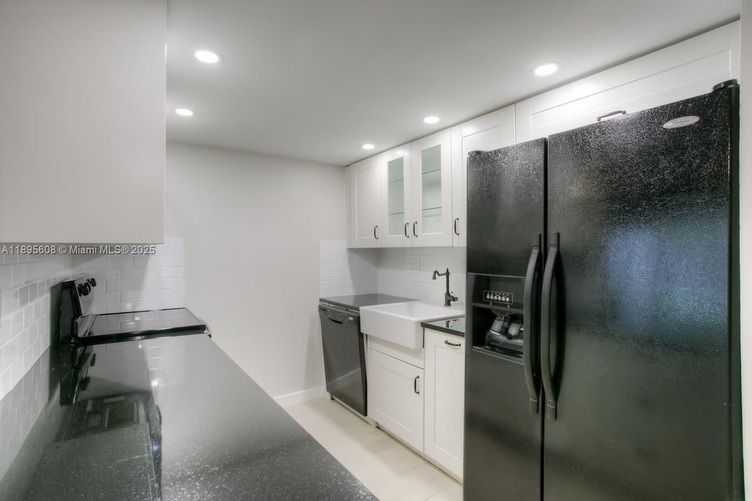 待售: $295,000 (2 贝兹, 2 浴室, 1182 平方英尺)