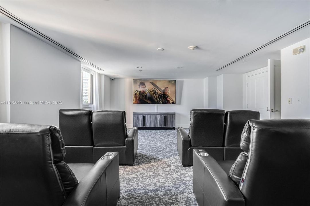 For Sale: $480,000 (2 beds, 2 baths, 1131 Square Feet)