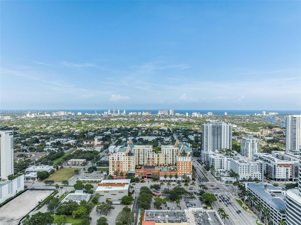 For Sale: $480,000 (2 beds, 2 baths, 1131 Square Feet)