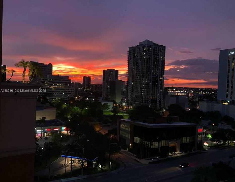 For Sale: $480,000 (2 beds, 2 baths, 1131 Square Feet)