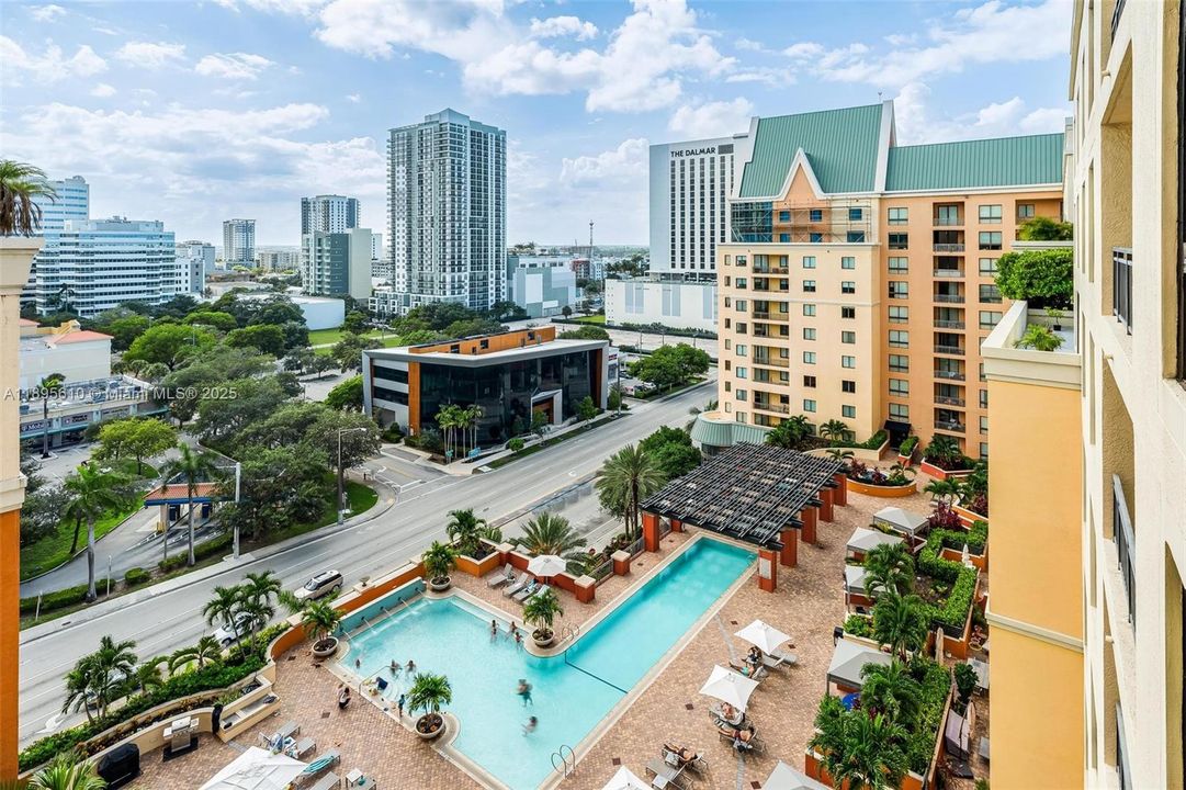 For Sale: $480,000 (2 beds, 2 baths, 1131 Square Feet)