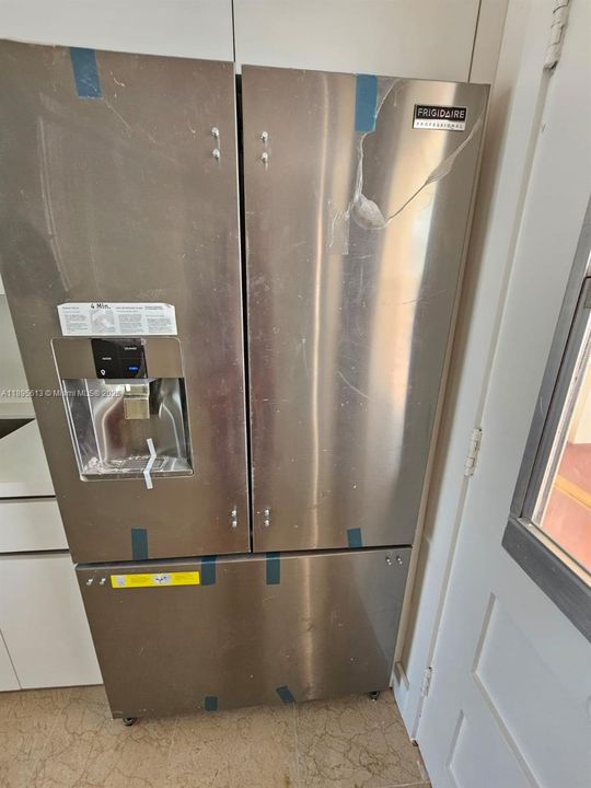 For Rent: $2,000 (1 beds, 1 baths, 768 Square Feet)