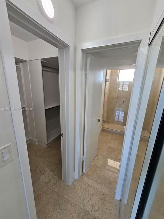 For Rent: $2,000 (1 beds, 1 baths, 768 Square Feet)