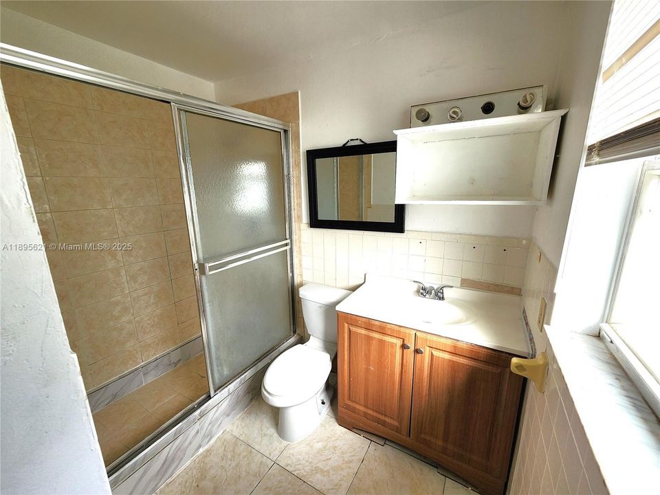 待售: $165,000 (2 贝兹, 2 浴室, 855 平方英尺)