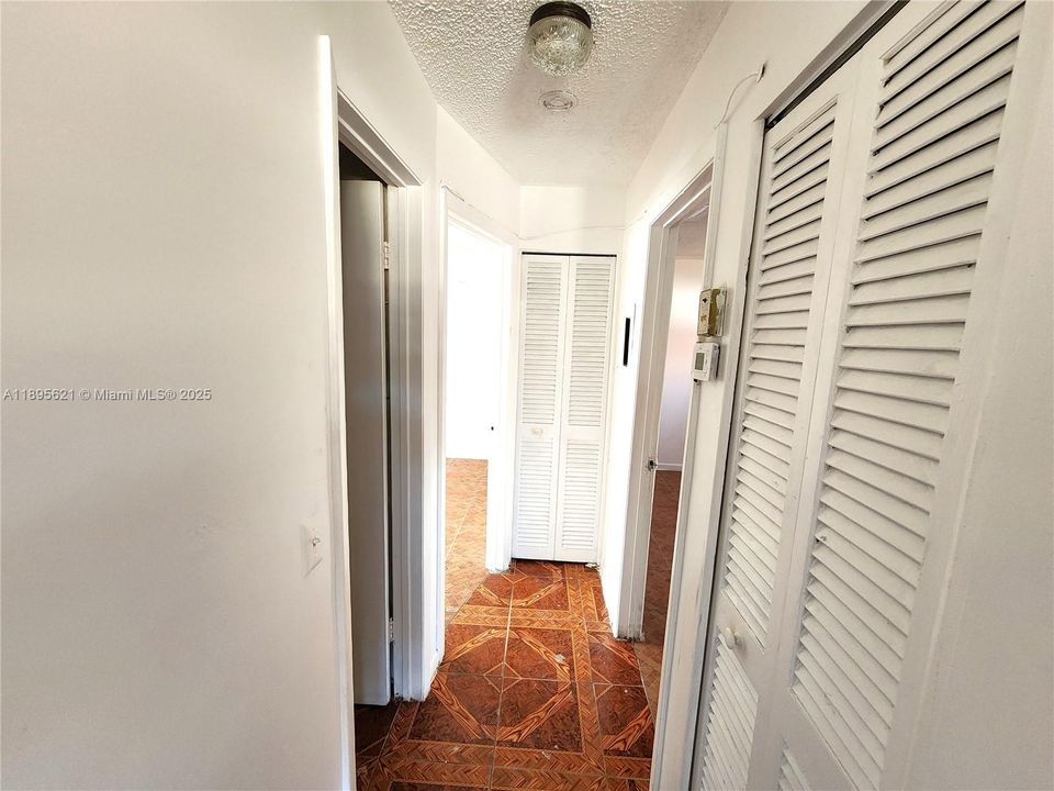 待售: $165,000 (2 贝兹, 2 浴室, 855 平方英尺)