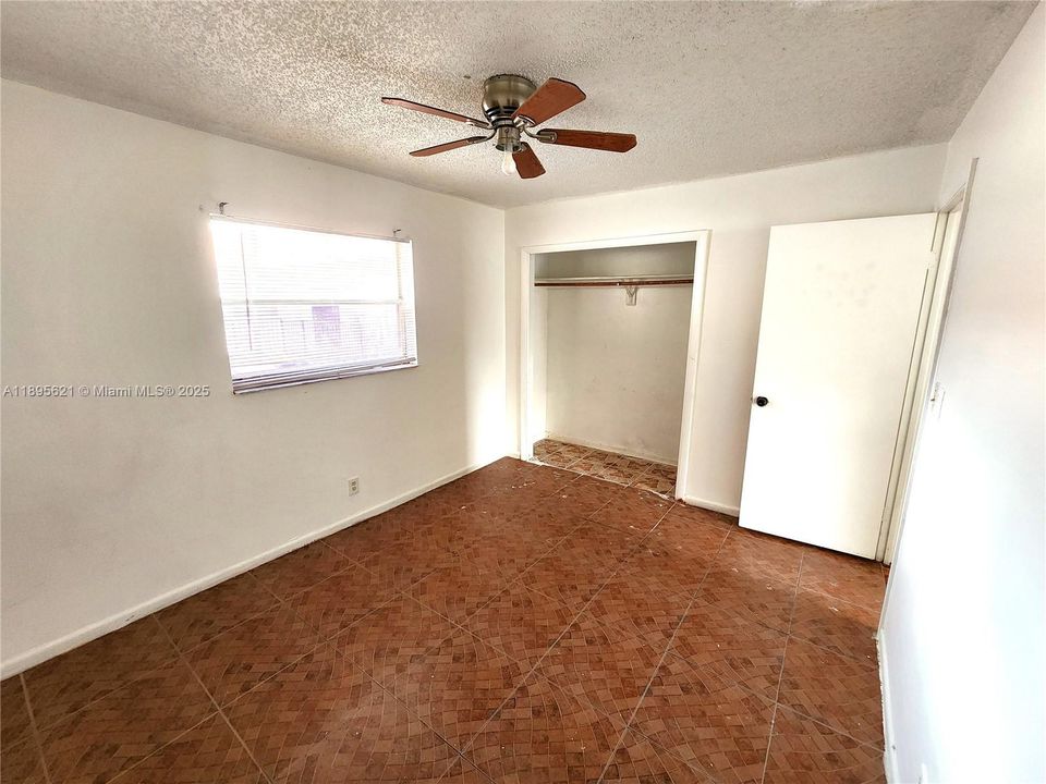 待售: $165,000 (2 贝兹, 2 浴室, 855 平方英尺)