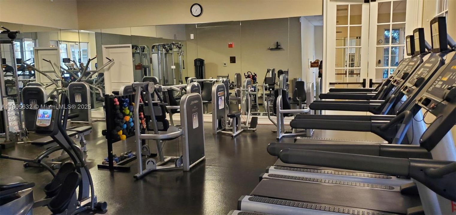 Под контрактом: $2,690 (1 спален, 1 ванн, 796 Квадратных фут)