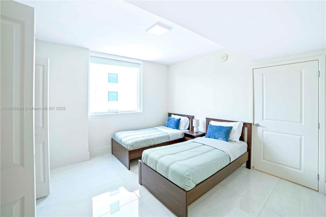 For Sale: $1,250,000 (3 beds, 3 baths, 1686 Square Feet)