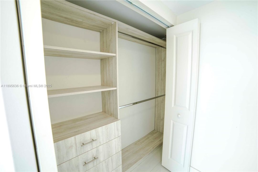 For Sale: $1,250,000 (3 beds, 3 baths, 1686 Square Feet)