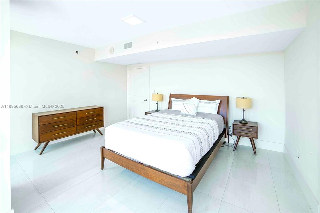 For Sale: $1,250,000 (3 beds, 3 baths, 1686 Square Feet)