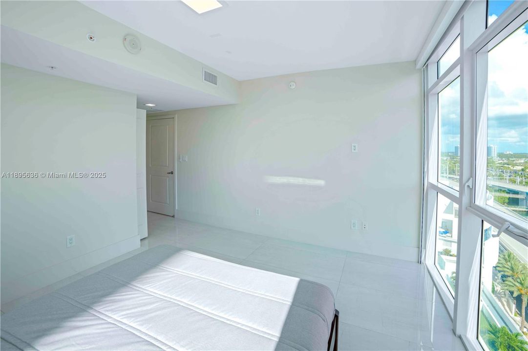 For Sale: $1,250,000 (3 beds, 3 baths, 1686 Square Feet)