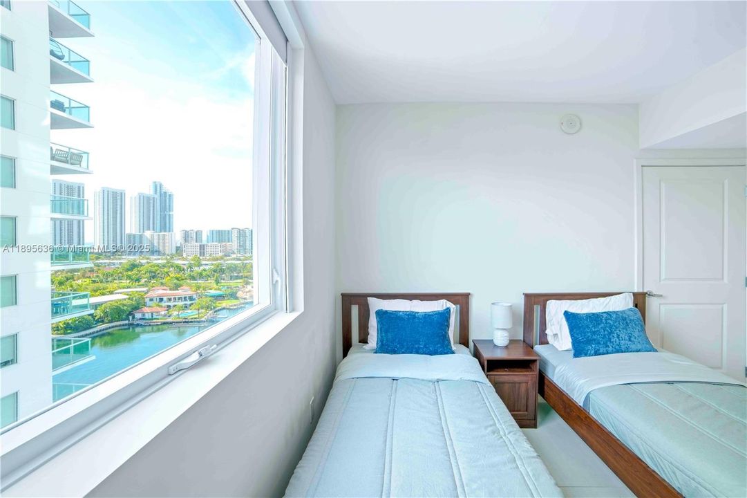 For Sale: $1,250,000 (3 beds, 3 baths, 1686 Square Feet)