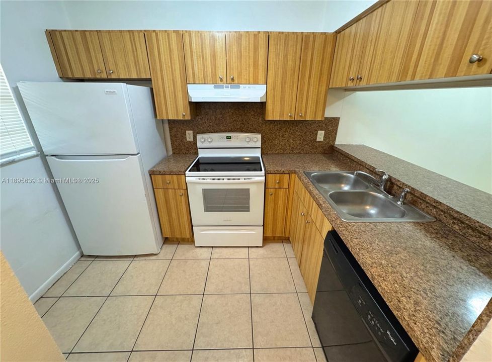 最近租的: $1,995 (3 贝兹, 2 浴室, 1000 平方英尺)