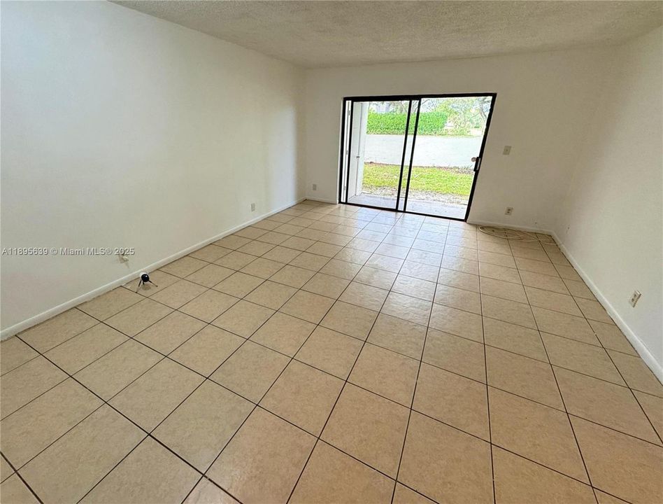 最近租的: $1,995 (3 贝兹, 2 浴室, 1000 平方英尺)