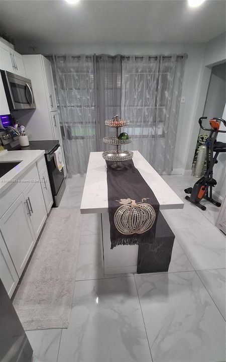 For Sale: $647,777 (4 beds, 3 baths, 1732 Square Feet)