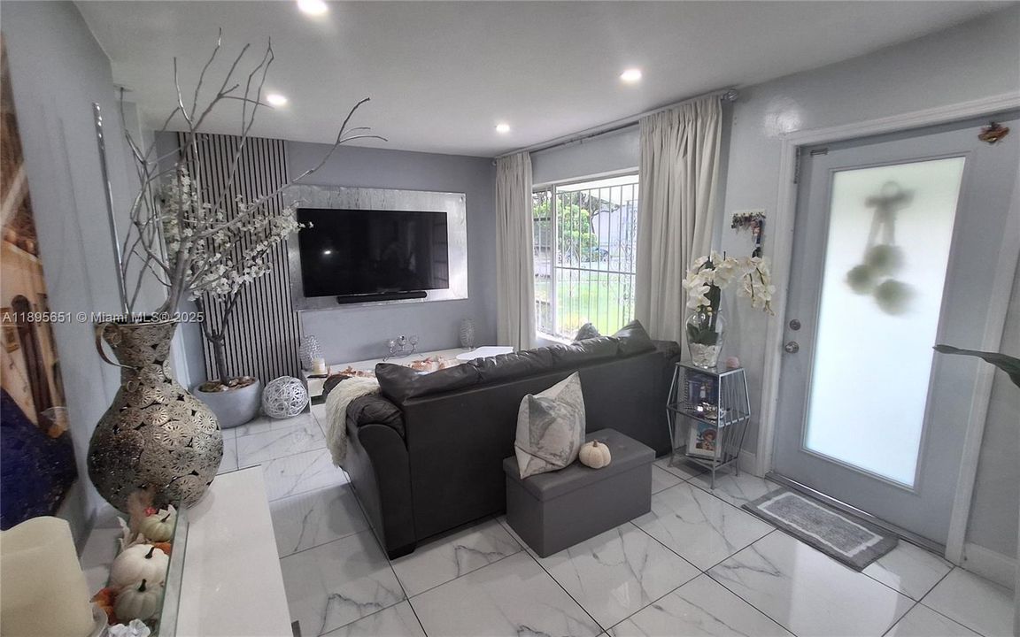 For Sale: $647,777 (4 beds, 3 baths, 1732 Square Feet)