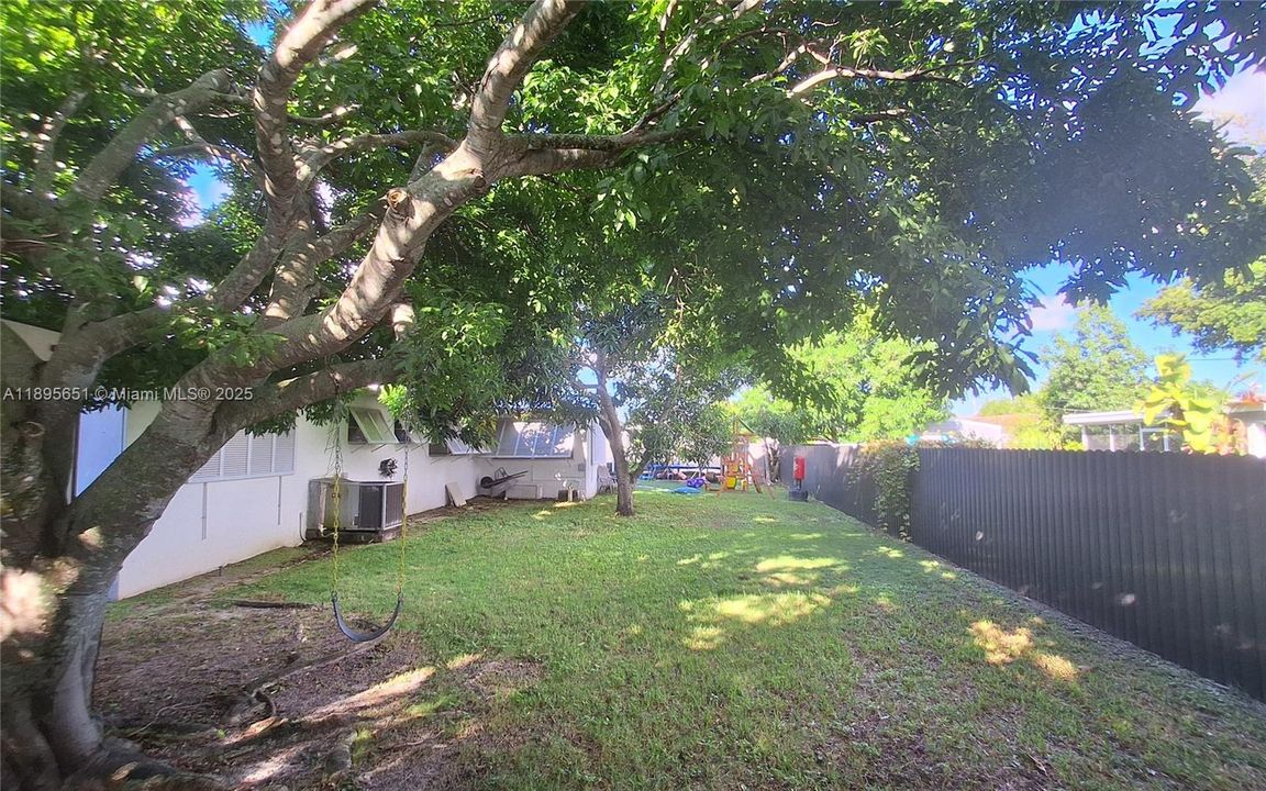 For Sale: $647,777 (4 beds, 3 baths, 1732 Square Feet)