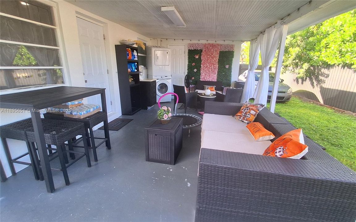 For Sale: $647,777 (4 beds, 3 baths, 1732 Square Feet)