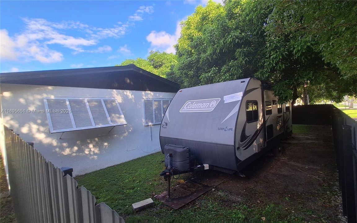 For Sale: $647,777 (4 beds, 3 baths, 1732 Square Feet)