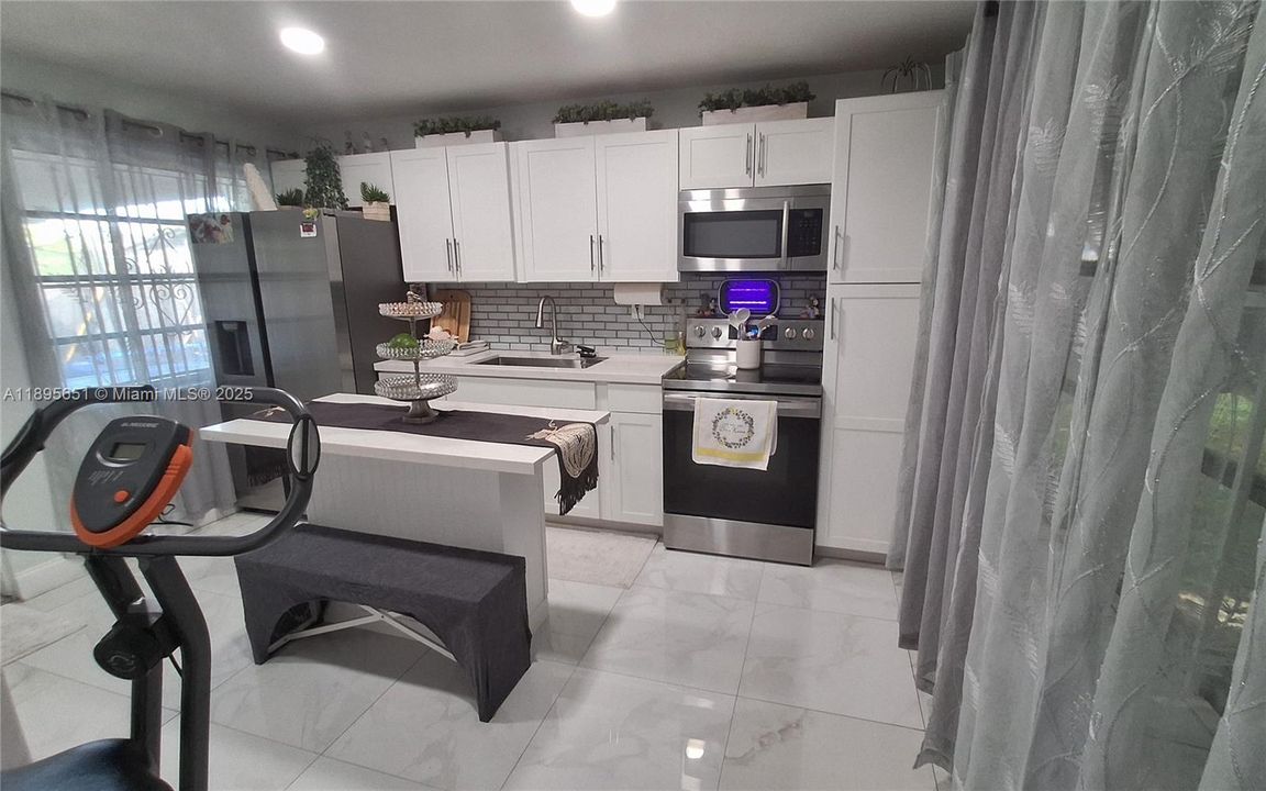 For Sale: $647,777 (4 beds, 3 baths, 1732 Square Feet)