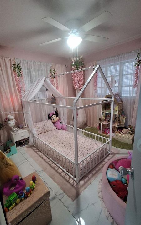 For Sale: $647,777 (4 beds, 3 baths, 1732 Square Feet)