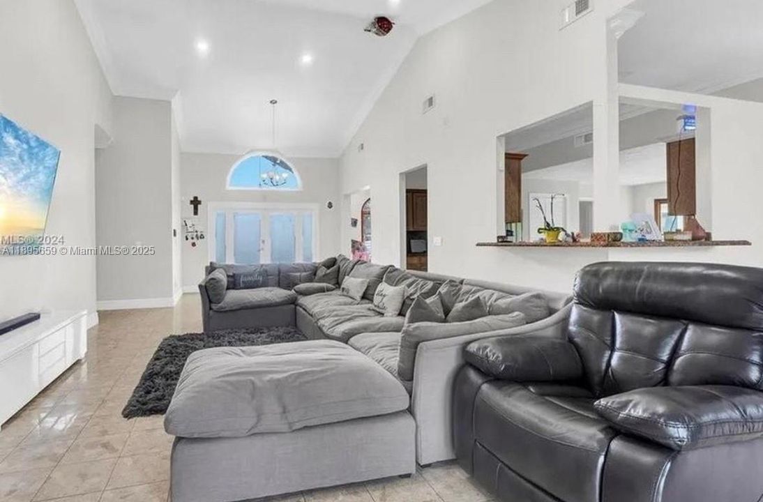 For Rent: $5,500 (4 beds, 4 baths, 3114 Square Feet)