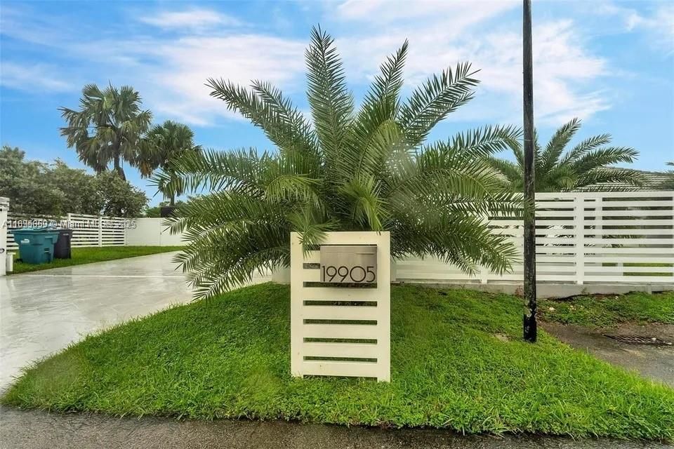 For Rent: $5,500 (4 beds, 4 baths, 3114 Square Feet)