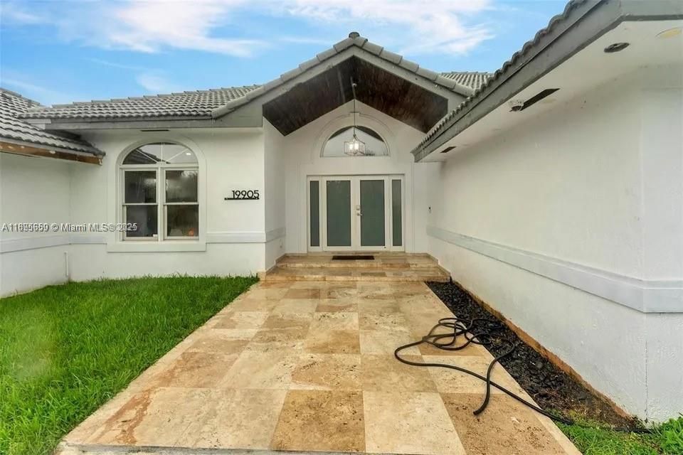 For Rent: $5,500 (4 beds, 4 baths, 3114 Square Feet)