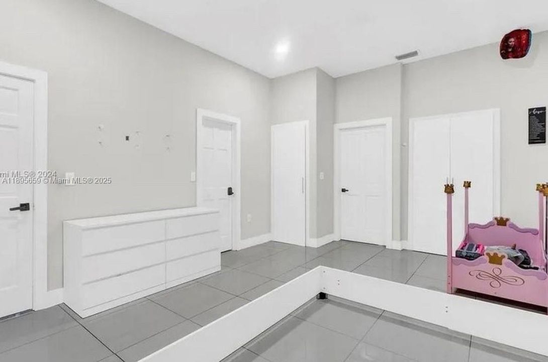 For Rent: $5,500 (4 beds, 4 baths, 3114 Square Feet)