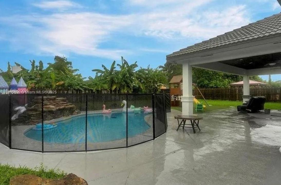 For Rent: $5,500 (4 beds, 4 baths, 3114 Square Feet)