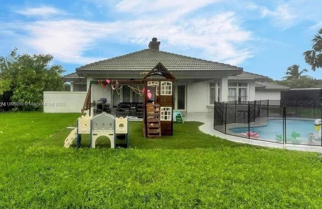 For Rent: $5,500 (4 beds, 4 baths, 3114 Square Feet)