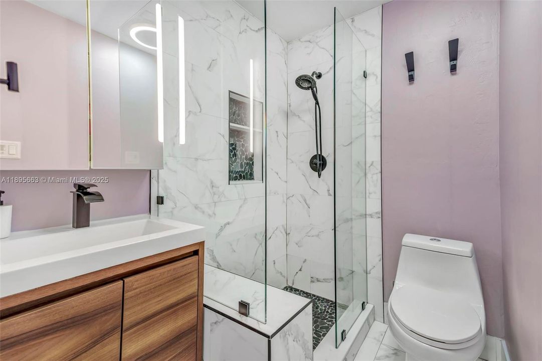 Active With Contract: $3,200 (3 beds, 2 baths, 1204 Square Feet)