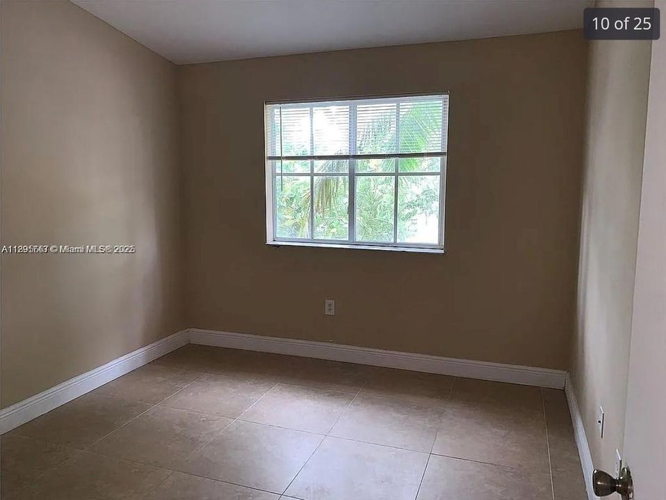 For Sale: $225,900 (3 beds, 2 baths, 1024 Square Feet)